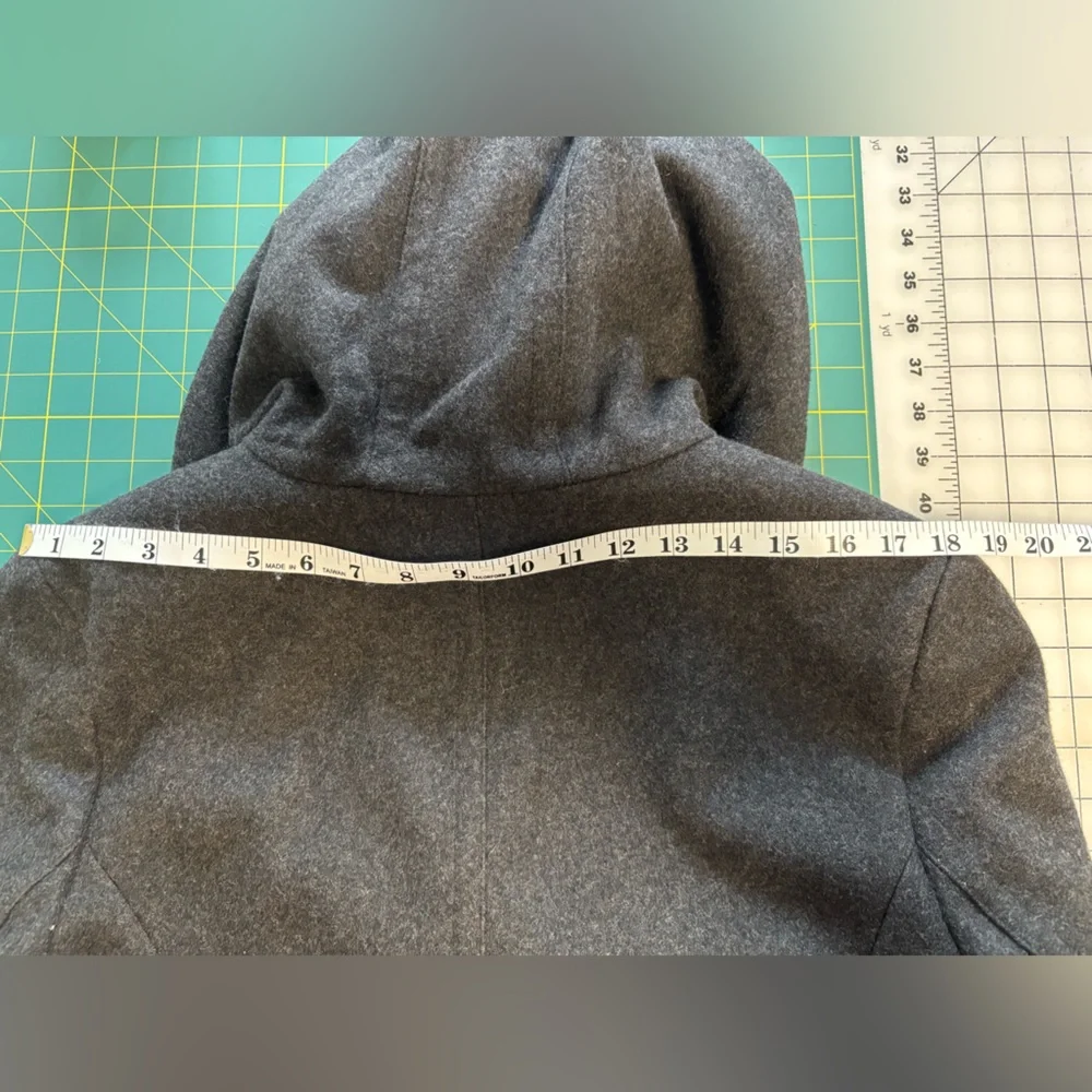 Covington women’s car length coat, grey wool blend, double breasted with hood - Picture 5 of 9